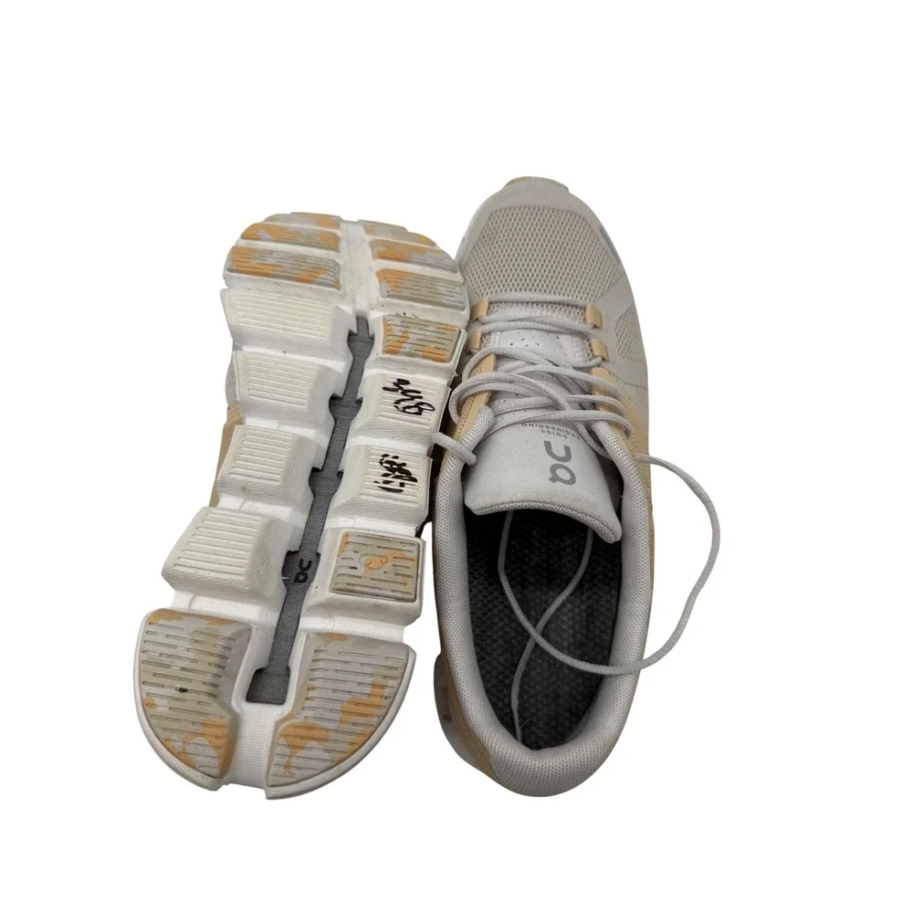 On Cloud 5 Running Shoes Womens 7.5 Tan Grey Excellent CloudTec Sneakers